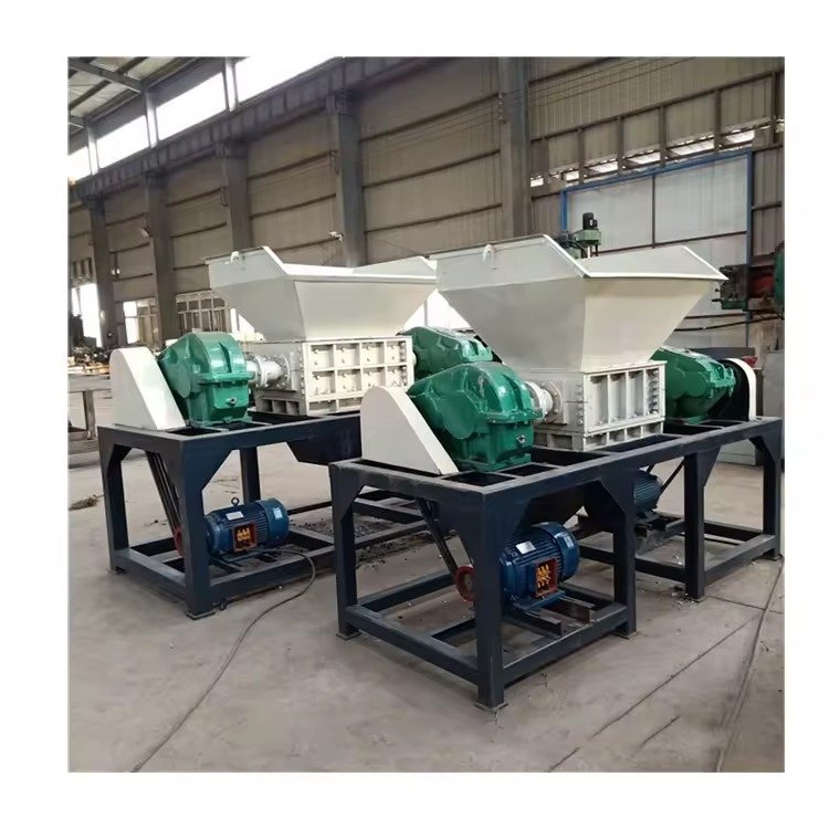 Four-Shaft Plastic Shredders: When Do You Need Maximum Power? 7 plastic shredder