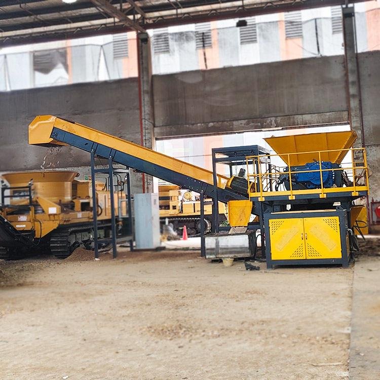 Complete plastic washing line with shredder at start of process