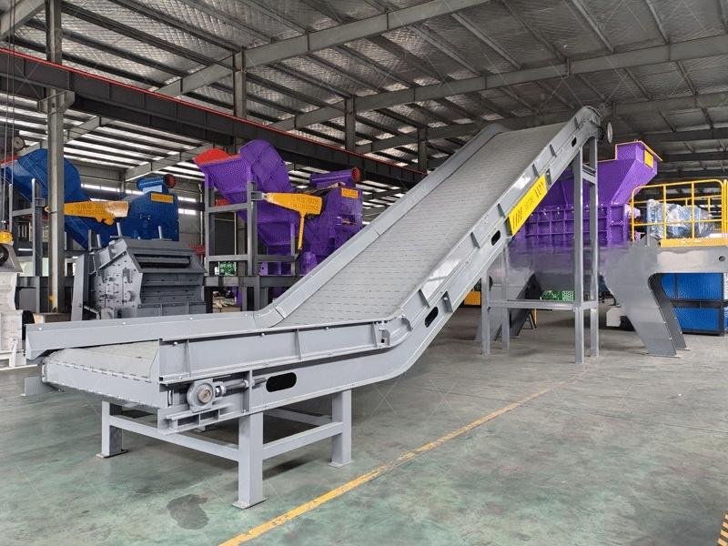 Complete plastic washing line with shredder at start of process